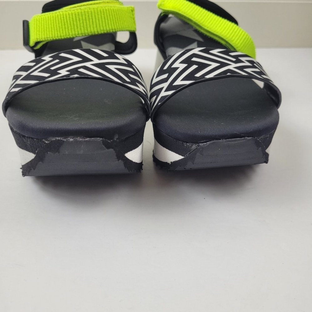 Dirty laundry grand pu platform sandals, womens size 6. - Picture 4 of 11